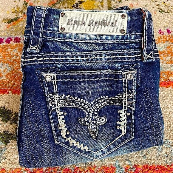 Rock Revival Lynkai Rhinestone Cropped Jeans - Picture 2 of 13